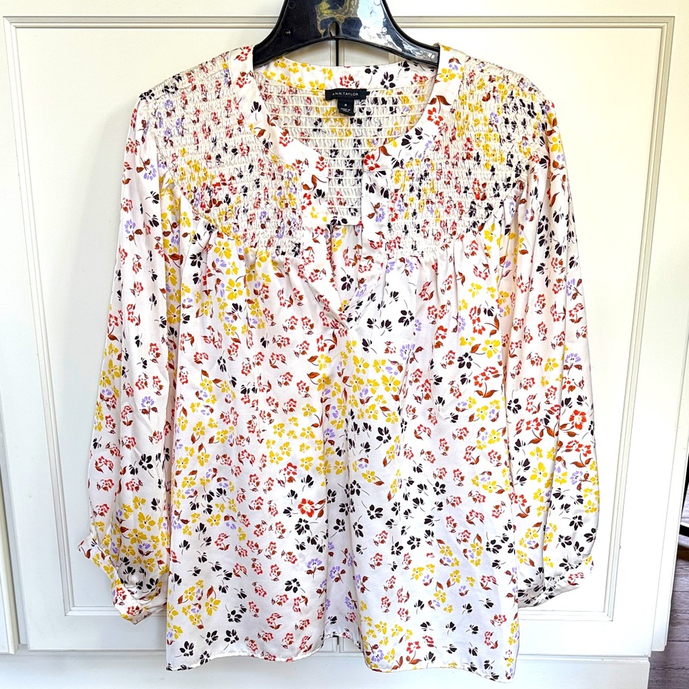 Ann Taylor gorgeous colorful blouse Medium
